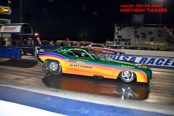 Daniel Cottrell - 'Glass Chariot' (near lane) vs 
Cody Chatfield - 'Booze Brothers' (far lane)